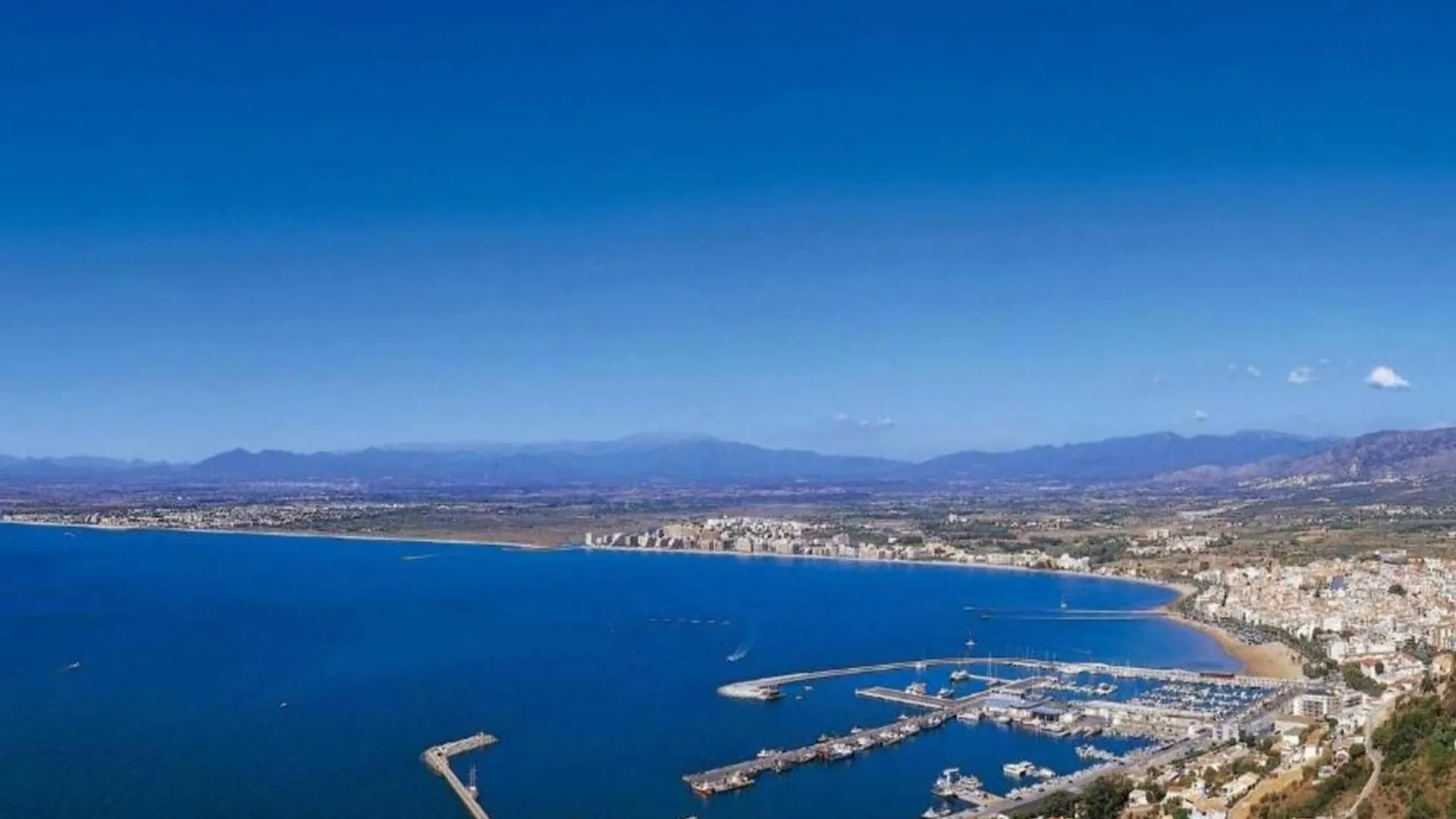 Apartment With Private Pool Ρόζες Ισπανία